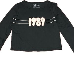 BNWT Taylor Swift 1989 Taylor’s Version Cropped Long Sleeve Tee – Medium